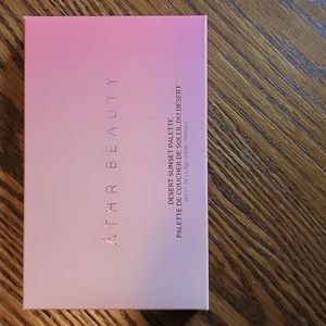 /\THR BEAUTY Desert Sunset Palette